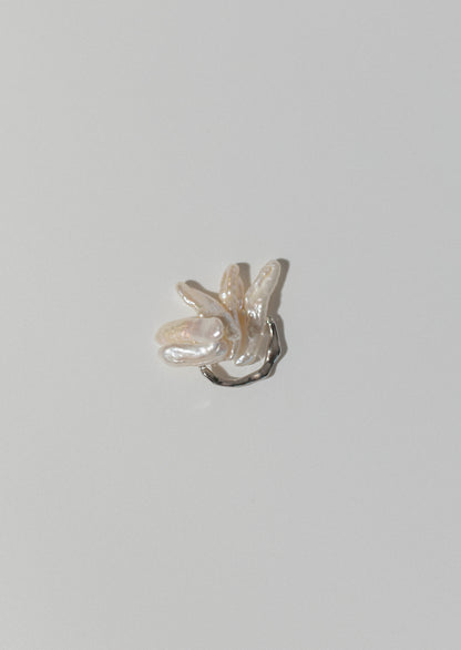 Lustre Drift Pearl Statement Ring