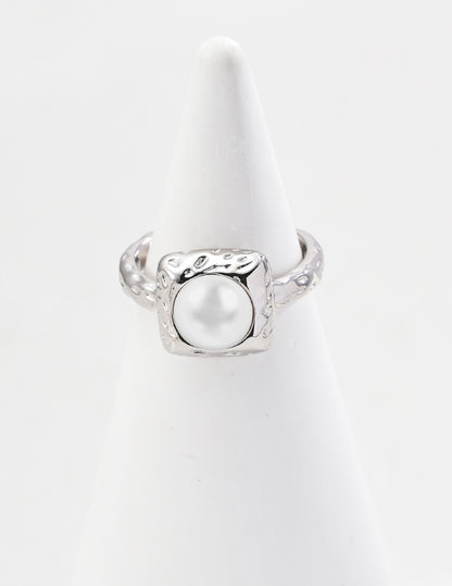 Orb Pearl Frame Ring