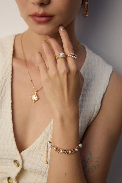 Pearl Laurel Ring