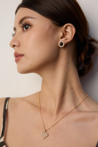 Étoile Noir Pearl Stud Earrings