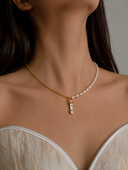 Perle Flow Pendant Necklace