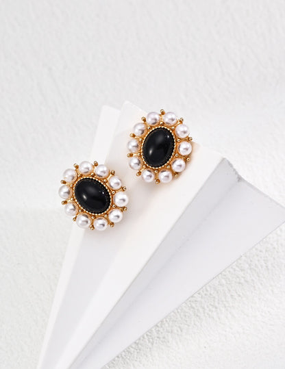 Étoile Noir Pearl Stud Earrings