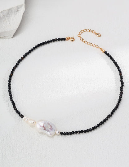 Noir Perle Balance Necklace